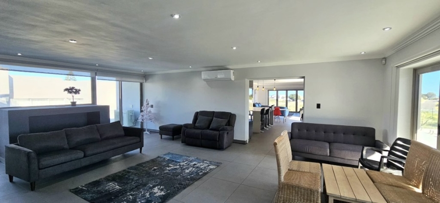 7 Bedroom Property for Sale in Gansbaai Central Western Cape